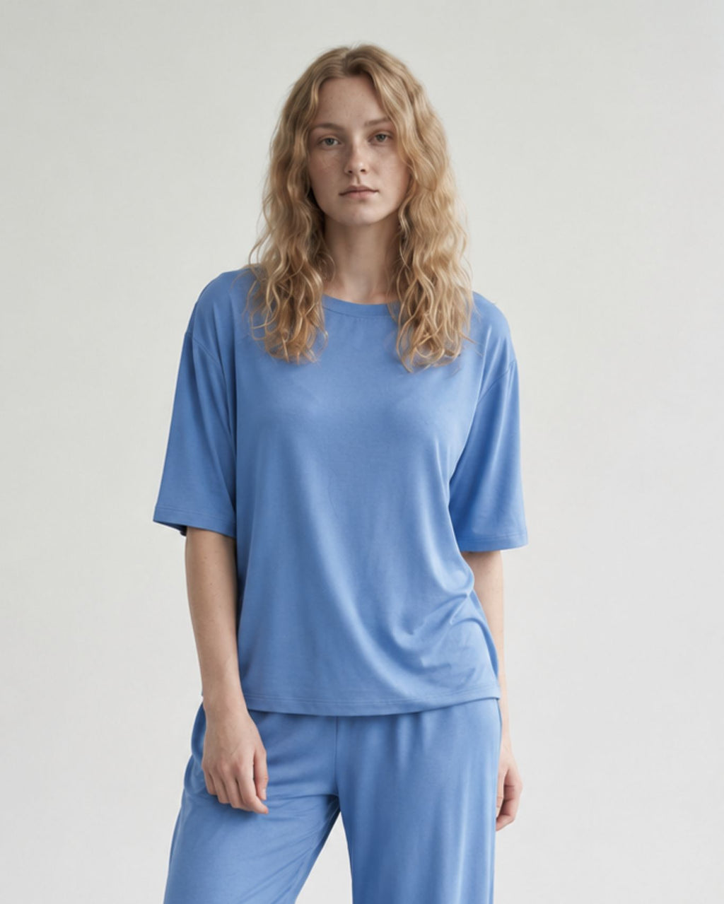 Bluzka Comfy Blue Sky z modalu